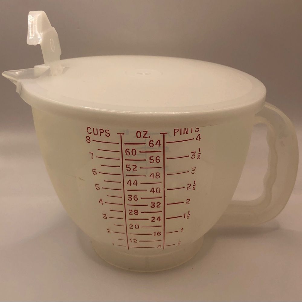 Vintage Tupperware Mix N Store 8 Cup Pitcher w/Top #500-7